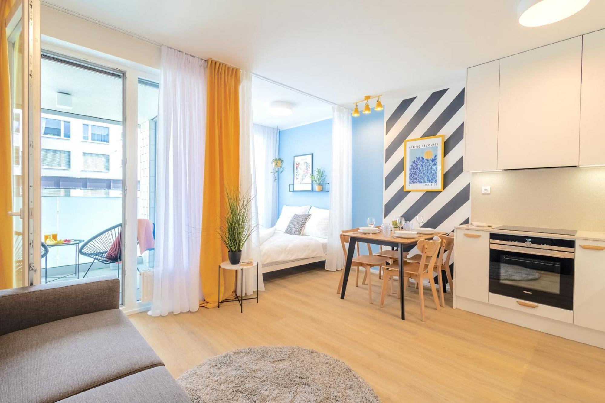 Yellow Apartment - Balcony, Free Parking, By Gravity Prag Eksteriør billede